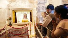 MP News: रामलला के दरबार में मोहन यादव कैबिनेट, सीएम ने किया दंडवत प्रणाम, देखें तस्वीरें