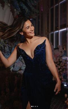 Alia Bhatt: ਆਲੀਆ ਭੱਟ ਨੇ ਆਫ-ਸ਼ੋਲਡਰ ਡੀਪ ਨੇਕ ਗਾਊਨ 'ਚ ਇੰਟਰਨੈੱਟ ਦਾ ਤਾਪਮਾਨ ਵਧਾਇਆ, ਦੇਖੋ ਤਸਵੀਰਾਂ