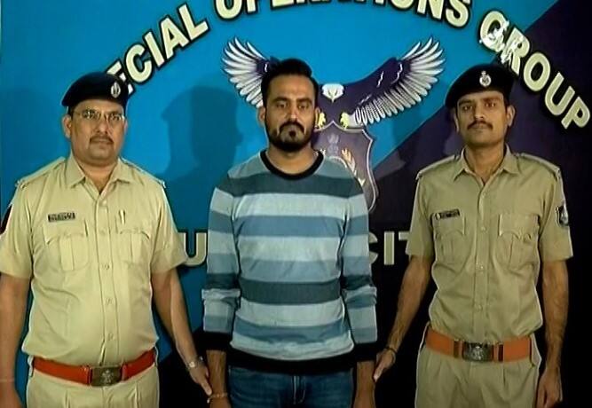 Accused caught in 4 crore gold smuggling case in Surat police Surat Crime: 4 કરોડના ગોલ્ડ સ્મગલિંગ કેસમાં આરોપી ઝડપાયો, પોલીસે કોર્ટમાં રજૂ કરી 4 દિવસના રિમાન્ડ મેળવ્યા