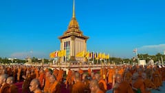 Thai Devotees Pay Respects To Buddhist Holy Relics Brought In Chiang Mai From India