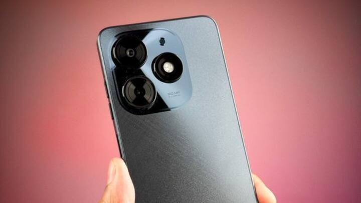 इस फोन को कंपनी ने सिर्फ एक ही वेरिएंट में पेश किया है, जो 8GB RAM और 128GB स्टोरेज के साथ आता है. इस फोन की कीमत 8,999 रुपये है, लेकिन पहली सेल में इस फोन को सिर्फ 7,999 रुपये में खरीदा जा सकता है. टेक्नो ने इस फोन को फर्स्ट सेल में खरीदने वाले यूज़र्स को 1000 रुपये का इंस्टेंट डिस्काउंट देने का फैसला किया है.