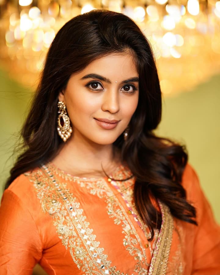 Amritha Aiyer: దళపతి విజయ్, డైరెక్టర్ అట్లీ కాంబోలో వచ్చిన బిగిల్ సినిమాతో వెండితెరకు పరిచయమైంది హీరోయిన్ అమృతా అయ్యార్.