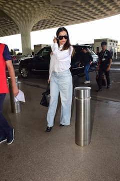 व्हाइट शर्ट और ब्लू डेनिम में मलाइका ने दिखाया स्वैग, पति संग माधुरी दीक्षित भी लगीं स्टाइलिश