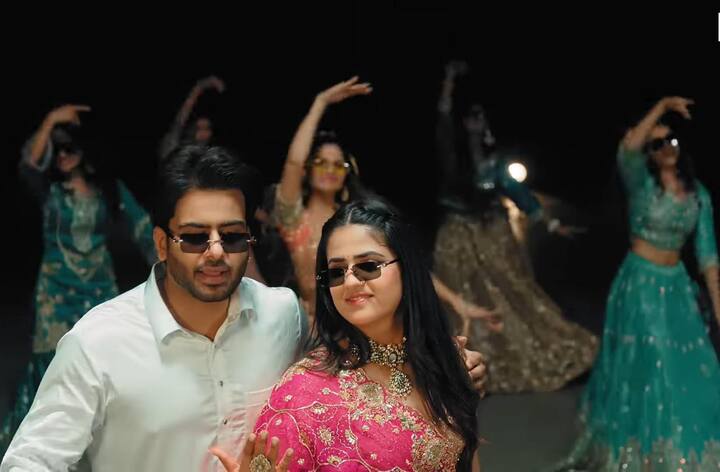 ਪੰਜਾਬੀ ਗਾਇਕ ਮਨਕੀਰਤ ਔਲਖ ਅਕਸਰ ਹੀ ਸੁਰਖੀਆਂ 'ਚ ਰਹਿੰਦਾ ਹੈ। ਉਸ ਨੇ ਆਪਣੇ ਕਰੀਅਰ 'ਚ ਇੰਡਸਟਰੀ ਨੂੰ ਅਨੇਕਾਂ ਹਿੱਟ ਗਾਣੇ ਤੇ ਐਲਬਮਾਂ ਦਿੱਤੀਆਂ ਹਨ।