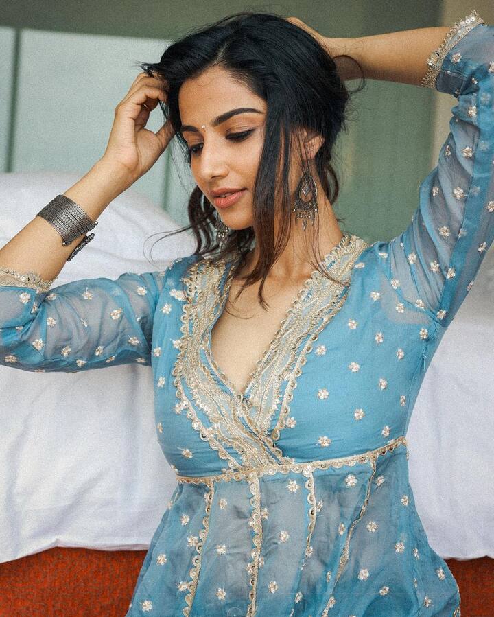 இன்று திரையுலகில் டாப் நட்சத்திரங்களாக வலம் வரும் சில ஹீரோயின்கள், தங்கள் கெரியரை மாடலிங் துறையில்தான் தொடங்கி இருப்பார்கள்.