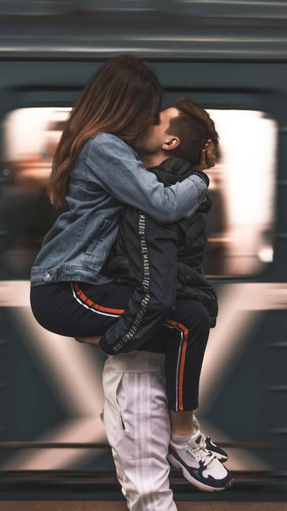 లిప్​లాక్​ పెట్టండి.. ఆయుష్షు పెంచుకోండి