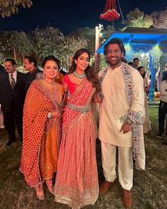 Janhvi Kapoor : ధోనిని OG అంటున్న జాన్వీ కపూర్.. ఇన్​స్టాలో పోస్ట్ పెట్టిన హీరోయిన్