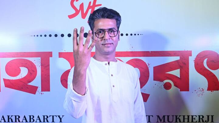 এই ছবিতে থাকছেন, কৌশিক গঙ্গোপাধ্যায় (Kaushik Ganguly), অনির্বাণ ভট্টাচার্য্য (Anirban Bhattacharya), অনির্বাণ চক্রবর্তী (Anirban Chakrabarti), রুদ্রনীল ঘোষ (Rudranil Ghosh), সৌরসেনী মৈত্র (Sauraseni Maitra), ঋদ্ধি সেন (Riddhi Sen), কাঞ্চন মল্লিক (Kanchan Mullick), সত্যম ভট্টাচার্য্য (Satyam Bhattacharya), ঋত্বিক চক্রবর্তী (Ritwick Chakraborty), সুহোত্র মুখোপাধ্যায় (Suhotra Mukhopadhyay), কৌশিক সেন (Kaushik Sen) ও অন্যান্যরা।