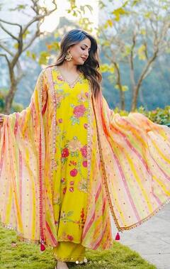 Hina Khan: ਹਿਨਾ ਖਾਨ ਦੀ ਸਾਦਗੀ ਦੇਖ ਕੇ ਉੱਡੇ ਪ੍ਰਸ਼ੰਸਕਾਂ ਦੇ ਹੋਸ਼, ਕਿਹਾ- ਤੁਸੀਂ ਇੰਨੀ ਖੂਬਸੂਰਤ ਕਿਉਂ ਹੋ?