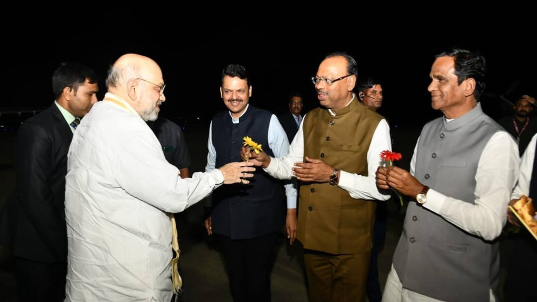 Amit Shah Visit Maharashtra Today Stay in Mumbai discussion seat allocation of Mahayuti Akola Jalgaon Chhatrapati Sambhaji Nagar marathi news Amit Shah : अमित शाह आज महाराष्ट्राच्या दौऱ्यावर, मुंबईंत मुक्काम; महायुतीच्या जागावाटपावर होणार चर्चा
