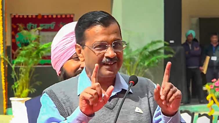 CM Arvind Kejriwal attack on BJP and LG Vinai KUmar saxena said Strengthen my hands Lok Sabha Elections Lok Sabha Elections: सीएम अरविंद केजरीवाल ने BJP और LG को घेरा, 'चुनाव में मेरे हाथ मजबूत करें ताकि...'