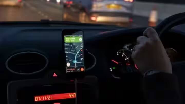 તેણે કહ્યું કે જંગલમાંથી બહાર આવવા માટે તેણે પગપાળા નદી પાર કરવી પડી હતી. એટલું જ નહીં આ દરમિયાન તેને એક મગર પણ મળ્યો. ગૂગલે સ્વીકાર્યું કે તે ભૂલ હતી અને ફિલિપ અને માર્સેલની માફી માંગી હતી.