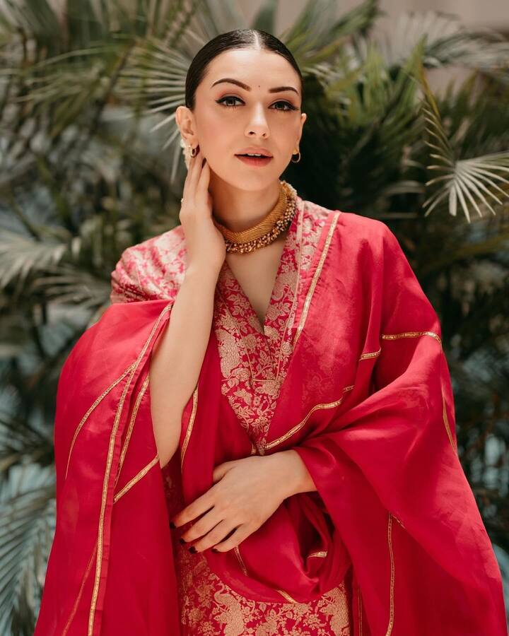 இந்த திரைப்படம் வரும் மார்ச் 8 ஆம் தேதி திரையரங்குகளில் வெளியாக உள்ளது.