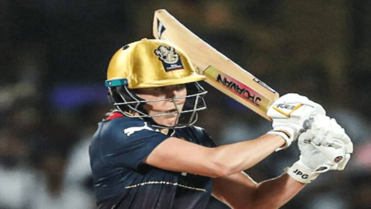 WPL 2024 Elysse Perry s Reaction After Breaking Window Of The Car Goes VIRAL WATCH RCB Women Smriti Mandhana WPL 2024: Elysse Perry's Reaction After Breaking Window Of The Car Goes VIRAL - WATCH