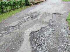 Potholes In Road: सड़क में गड्ढे हैं तो यहां कर सकते हैं शिकायत, तुरंत होगा समाधान