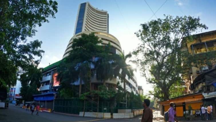Stock Market Today BSE Sensex Falls 285 Points NSE Nifty Around 22350 IT Drags Tata Motors Up 7% Stock Market Today: Sensex Falls 285 Points; Nifty Around 22,350. IT Drags; Tata Motors Up 7%