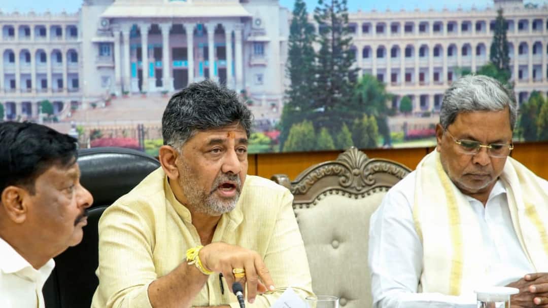 Karnataka: DK Shivakumar Reveals Govt Plan To Take Over Bengaluru's Borewells Amid Severe Water Crisis Karnataka Water Crisis DK Shivakumar Reveals Govt Plan To Take Over Bengaluru Borewells Private Water Tanker Karnataka: DK Shivakumar Reveals Govt Plan To Take Over Bengaluru's Borewells Amid Severe Water Crisis