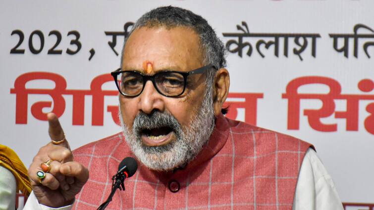 Lok Sabha Elections Giriraj Singh Attacks Congress For Breaking India Snatching Property 'Rahul Gandhi, Sonia Will Flee India...': Giriraj Singh Says Congress's Agenda Is To Grab Muslim Votes