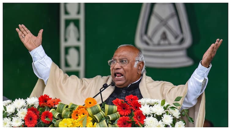 Modi Govt Using SBI To 'Hide Dubious Dealings': Kharge Questions Delay On Electoral Bonds Data Modi Govt Using SBI To 'Hide Dubious Dealings': Kharge Questions Delay On Electoral Bonds Data
