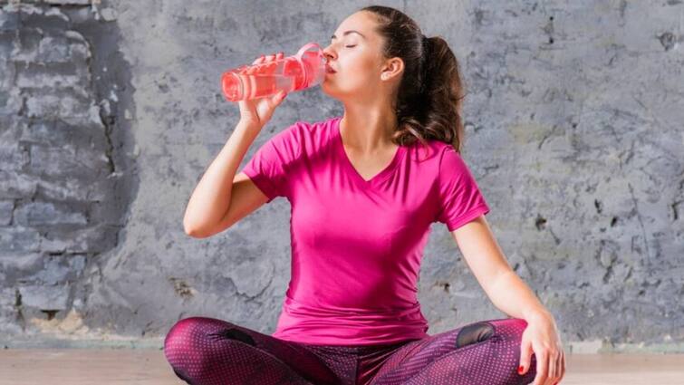 Water Fasting How to Do It Benefits Dangers and More तेजी से वजन कम करने में कारगर है वाटर फास्टिंग, जानें क्या कहते हैं एक्सपर्ट्स