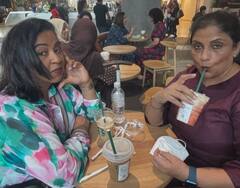 Radhika sarathkumar : கியூட் மெமரிஸ் உடன் தோழிக்கும் மகளுக்கும் பிறந்தநாள் வாழ்த்துக்கள் சொன்ன ராதிகா!  