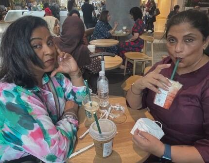 இன்று நடிகை ஸ்ரீப்ரியாவின் 68 வது பிறந்தநாளுக்கு பழைய நினைவுகளை புதுப்பிக்கும் வகையில் வீடியோ மூலம் வாழ்த்துக்களை தெரிவித்துள்ளார் ராதிகா.