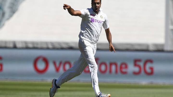 নাগপুরে দক্ষিণ আফ্রিকার বিরুদ্ধে ২০১৫ সালে ৬৬ রানের বিনিময়ে তুলে নিয়েছিলেন ৭ উইকেট একটি ইনিংসে। এটিও অন্য়তম সেরা স্পেল তারকা অফস্পিনারের।