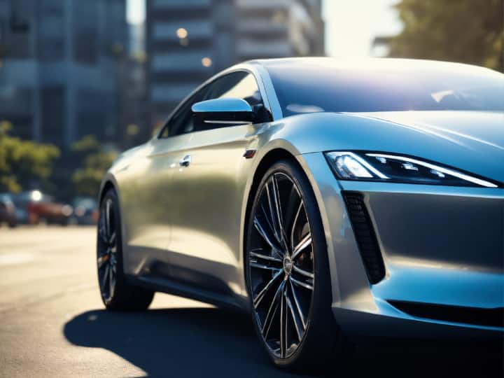 कुछ चीजें ऐसी भी हैं, जिनसे बचना चाहिए. इनमें कार रैंप बदलवाने से लेकर, स्पॉयलर लगवाने तक कई चीजें शामिल हैं. ऐसे काम करने की वजह से कुछ नियमों में उल्लघंन होने के चलते पुलिस की ओर से कार्रवाई भी की जा सकती है.