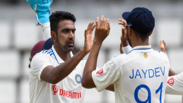 ক্যারিবিয়ান গতি ও বাউন্স সর্বস্ব পিচেও অশ্বিন ঘূর্ণিতে কুপোকাত করেছিলেন ব্যাটারদের। গত বছর ডমিনিকা টেস্টে ৭১ রানের বিনিময়ে ৭ উইকেট নিয়েছিলেন এক ইনিংসে।