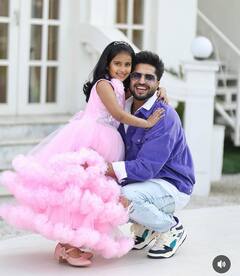 Jassie Gill: ਪੰਜਾਬੀ ਗਾਇਕ ਜੱਸੀ ਗਿੱਲ ਦੀ ਪਿਆਰੀ ਫੈਮਿਲੀ ਫੋਟੋਜ਼ ਨੇ ਜਿੱਤਿਆ ਫੈਨਜ਼ ਦਾ ਦਿਲ, ਬੋਲੇ- 'ਰੱਬ ਬੁਰੀ ਨਜ਼ਰ ਤੋਂ ਬਚਾਵੇ'