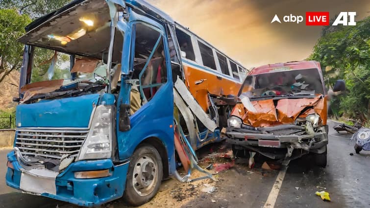 Rewari Road Accident five people died in bus and car collide Rewari Road Accident: रेवाड़ी में बस और कार की टक्कर, पांच लोगों की मौके पर ही मौत