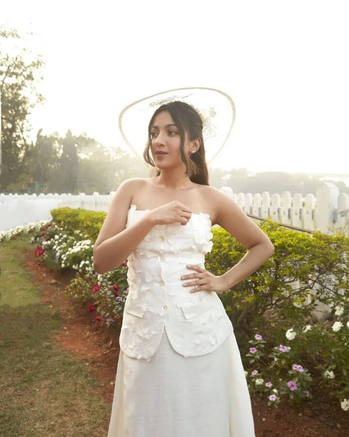 కేథ‌రిన్ థ్రెసా.. మోడల్ గా కెరీర్ మొదలు పెట్టి హీరోయిన్ గా మంచి క్రేజ్ ను సొంతం చేసుకుంది. 2010కో కన్నడ సినిమాతో హీరోయిన్ గా ఎంట్రీ ఇచ్చింది.