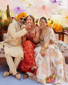 Rakul ने फिर शेयर की अपने मेहंदी फंक्शन की अनसीन तस्वीरें, बेटी का मुंह मीठा करवाते नजर आए मम्मी-पापा