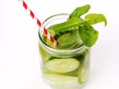 गर्मियों में ड्राईनेस से छुटकारा पाने के लिए पिएं ये 7 तरह के ड्रिंक्स, त्वचा दिखेगी ग्लोइंग और हाइड्रेटेड