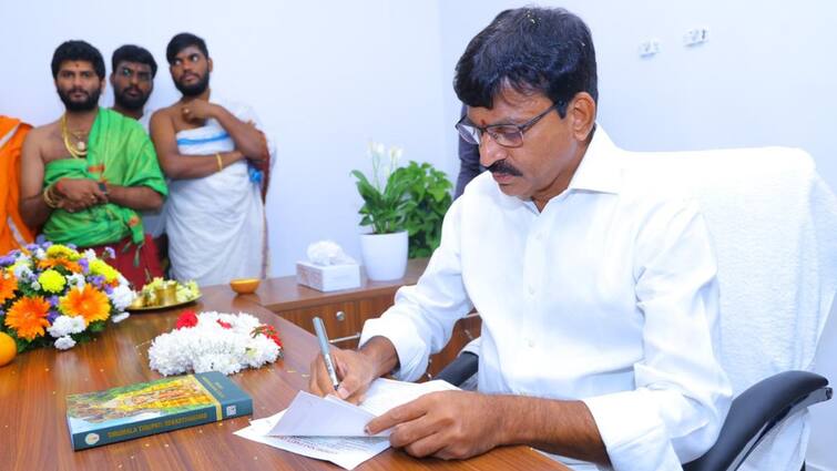 Telangana Congress fifth guarantee to be implemented from March 11th says Ponguleti Srinivas Reddy Ponguleti Srinivas: మార్చి 11 నుంచి ఐదో గ్యారంటీ, మంత్రి పొంగులేటి కీలక ప్రకటన