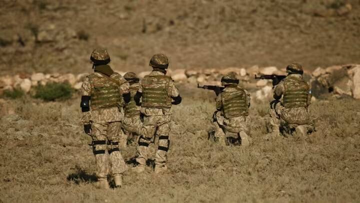 World Weakest Countries List: અવારનવાર સૌથી શક્તિશાળી દેશો વિશે વાત કરવામાં આવે છે, પરંતુ શું તમે જાણો છો કે વિશ્વના સૌથી નબળા દેશો કયા છે અને કયા આધારે આ દેશોને સૌથી નબળા માનવામાં આવે છે? ચાલો આજે જાણીએ.