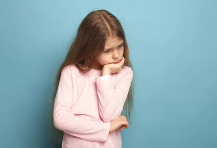 ਸ਼ਾਂਤ ਰਹੋ: ਬੱਚੇ ਆਪਣੇ ਮਾਪਿਆਂ ਦੀਆਂ ਭਾਵਨਾਵਾਂ ਨੂੰ ਸਮਝ ਸਕਦੇ ਹਨ। ਜੇਕਰ ਤੁਸੀਂ ਸ਼ਾਂਤ ਅਤੇ ਸੰਜੀਦਾ ਰਹੋਗੇ, ਤਾਂ ਬੱਚਾ ਵੀ ਜਲਦੀ ਹੀ ਸ਼ਾਂਤ ਹੋ ਜਾਵੇਗਾ।