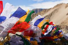 Ladakh Tour: लेह-लद्दाख के बर्फीले पहाड़ों का गर्मियों की छुट्टी में उठाएं मजा, लगेगा बस इतना खर्च