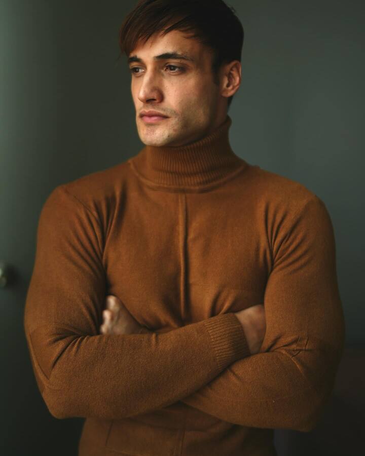 या शोदरम्यानच दोघे एकमेकांच्या जवळ आले. शो दरम्यान अनेक प्रसंगी असीम हिमांशीची खूप काळजी घेताना दिसला.(photo:asimriaz77.official/ig)