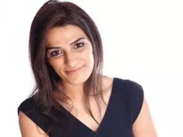 अगला नाम प्रिया लखानी का है. प्रिया सेंचुरी टेक की संस्थापक और सीईओ हैं. इन्होंने बिजनेस को आगे बढ़ाने के लिए कानूनी पेशे को छोड़ दिया. प्रिया को साल 2009 में ‘बिजनेस आंत्रप्रेन्योर ऑफ द ईयर’ का अवॉर्ड भी मिल चुका है. भारतीय परिवार से ताल्लुक रखने वालीं प्रिया का बचपन यूके के चेशायर में बीता था. बाद में उन्होंने लंदन के लॉ कॉलेज से मास्टर्स डिग्री हासिल की.
