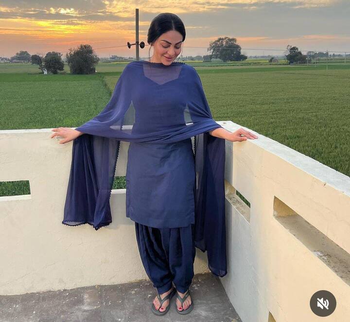 ਇਸ ਸਾਲ ਵੀ ਨੀਰੂ ਸਤਿੰਦਰ ਸਰਤਾਜ ਨਾਲ ਫਿਲਮ 'ਸ਼ਾਇਰ' 'ਚ ਨਜ਼ਰ ਆਉਣ ਵਾਲੀ ਹੈ। ਇਸ ਦੇ ਨਾਲ ਨਾਲ ਨੀਰੂ ਦੀ ਦਿਲਜੀਤ ਨਾਲ ਫਿਲਮ 'ਜੱਟ ਐਂਡ ਜੂਲੀਅਟ 3' ਵੀ ਇਸੇ ਸਾਲ ਰਿਲੀਜ਼ ਹੋਣ ਜਾ ਰਹੀ ਹੈ।