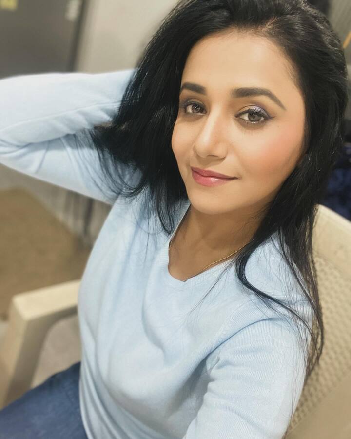 अभिनेत्रीने जुई गडकरीला एका चाहत्याने ताई तुझी जात कोणती आहे? असा प्रश्न विचारला आहे. याप्रश्नाचं उत्त देत अभिनेत्री म्हणाली,