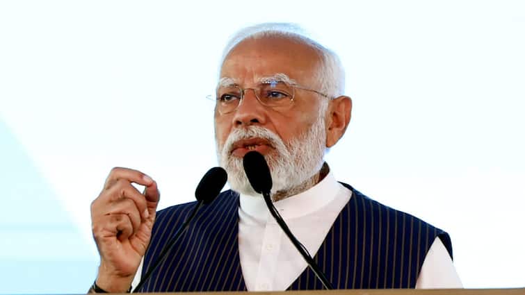 7th-pay-commission-good-new-da-hike-central-government-employees-2024-holi-gift 7th Pay Commission: હોળી પહેલા મોદી સરકારે સરકારી કર્મચારીઓ અને પેન્શનરો આપી ગીફ્ટ, મોંઘવારી ભથ્થામાં કર્યો મોટો વધારો