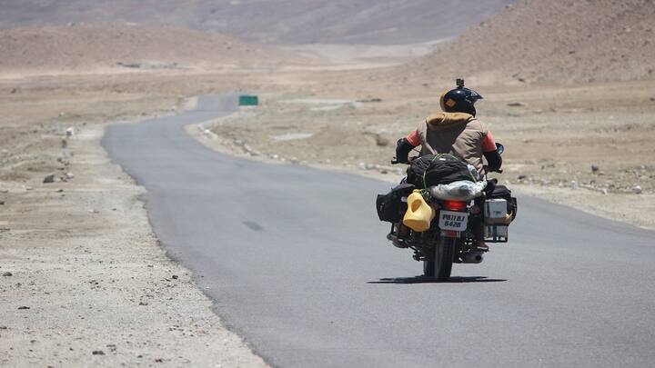 IRCTC Ladakh Tour: In the field of tourism, IRCTC keeps coming up with different tour packages for India and abroad from time to time.  Recently IRCTC has brought a special tour package for Leh-Ladakh.  Its name is Exotic Ladakh.
