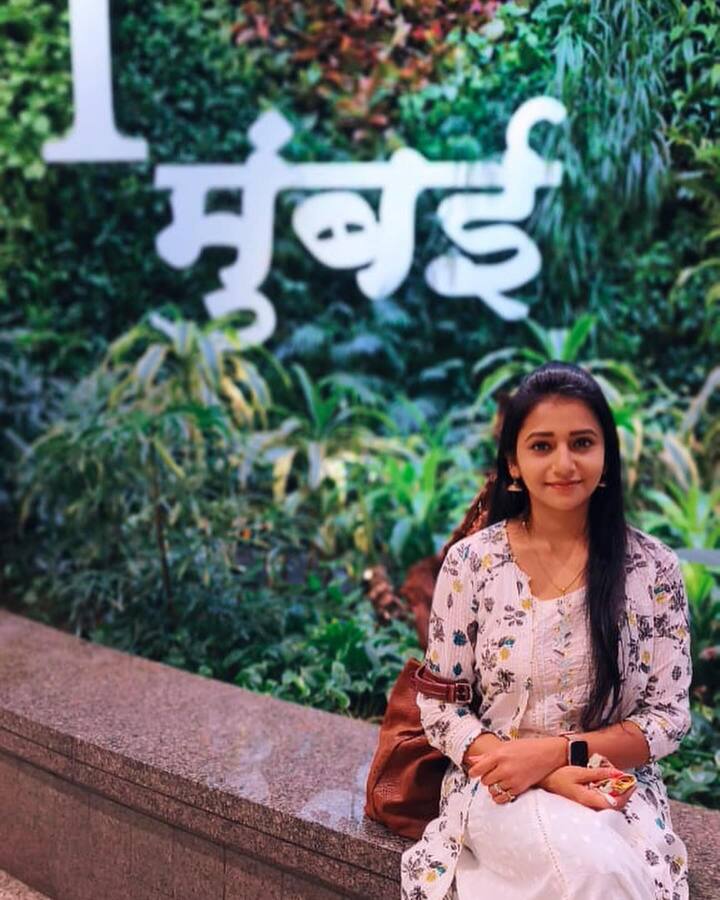 छोट्या पडद्यावरील लोकप्रिय अभिनेत्रींच्या यादीत जुई गडकरीचा (Jui Gadkari) समावेश आहे. 'ठरलं तर मग' (Tharala Tar Mag) या लोकप्रिय मालिकेच्या माध्यमातून सध्या ती प्रेक्षकांच्या भेटीला येत आहे. (photo:juigadkariofficial/ig)