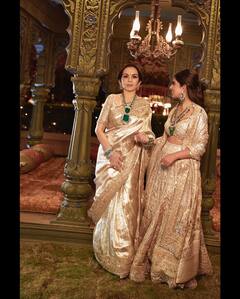 अब ग्रीन और गोल्डन ज्वैलरी पहन बन सकती हैं पार्टी की जान,अनंत-राधिका की प्री-वेडिंग से ट्रेंड में आया यह फैशन