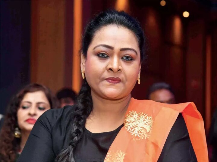 Shakeela: கிழிந்துபோன ஆடை.. வேடிக்கை பார்த்த மக்கள் - நடிகை ஷகீலாவுக்கு நேர்ந்த கொடுமை!