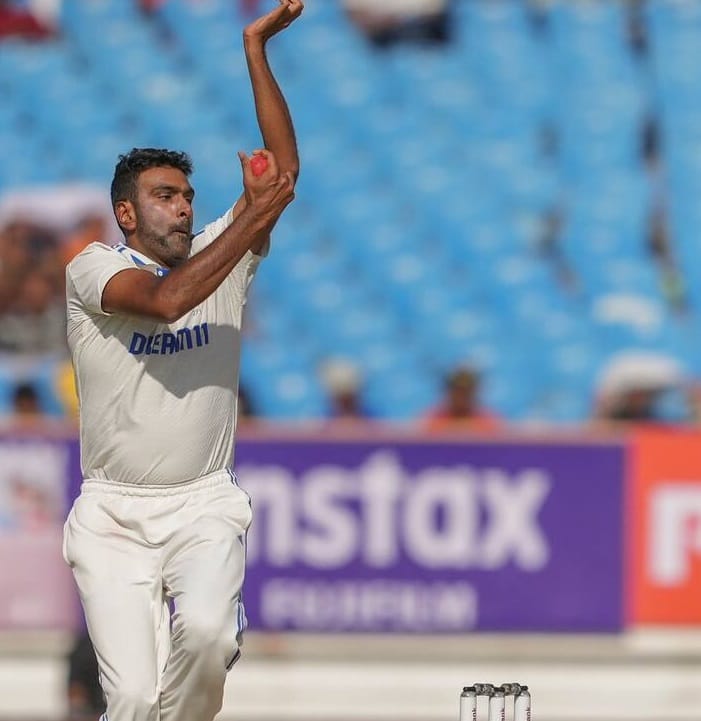 નોંધનીય છે કે અશ્વિને 2011માં વેસ્ટ ઈન્ડિઝ વિરુદ્ધ દિલ્હીમાં રમાયેલી મેચમાં ટેસ્ટ ડેબ્યૂ કર્યું હતું. અત્યાર સુધી તેણે 99 ટેસ્ટ રમી છે, 187 ઇનિંગ્સમાં બોલિંગ કરીને તેણે 23.91ની એવરેજથી 507 વિકેટ લીધી છે.