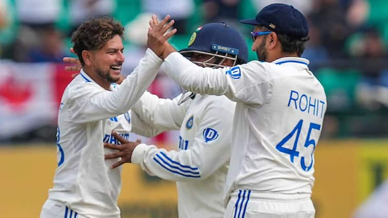 Kuldeep Yadav 50 wickets milestone in Test India vs England 5th Test Dharamshala IND vs ENG: कुलदीप यादव ने धर्मशाला टेस्ट में वह कर दिखाया जो 100 सालों में नहीं हुआ