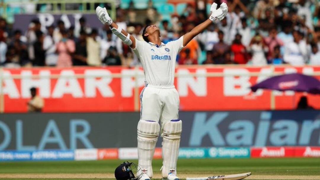 Yashasvi Jaiswal : यशस्वी जैस्वालच्या नावावर भीम पराक्रम! नवव्या कसोटीत हजारी पार, कोहलीचा 8 वर्षांपूर्वीचा विक्रम मोडला ASHASVI JAISWAL BECOMES THE FASTEST TO COMPLETE 1000 RUNS IN TEST HISTORY FOR INDIA In terms of matches Yashasvi Jaiswal : यशस्वी जैस्वालच्या नावावर भीम पराक्रम! नवव्या कसोटीत हजारी पार, कोहलीचा 8 वर्षांपूर्वीचा विक्रम मोडला